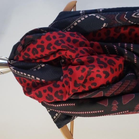 ZARA Printed Blanket Scarf 54" x 80" - Picture 2 of 9